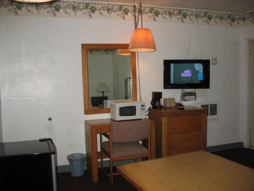 Travel Inn Roseburg Exterior foto