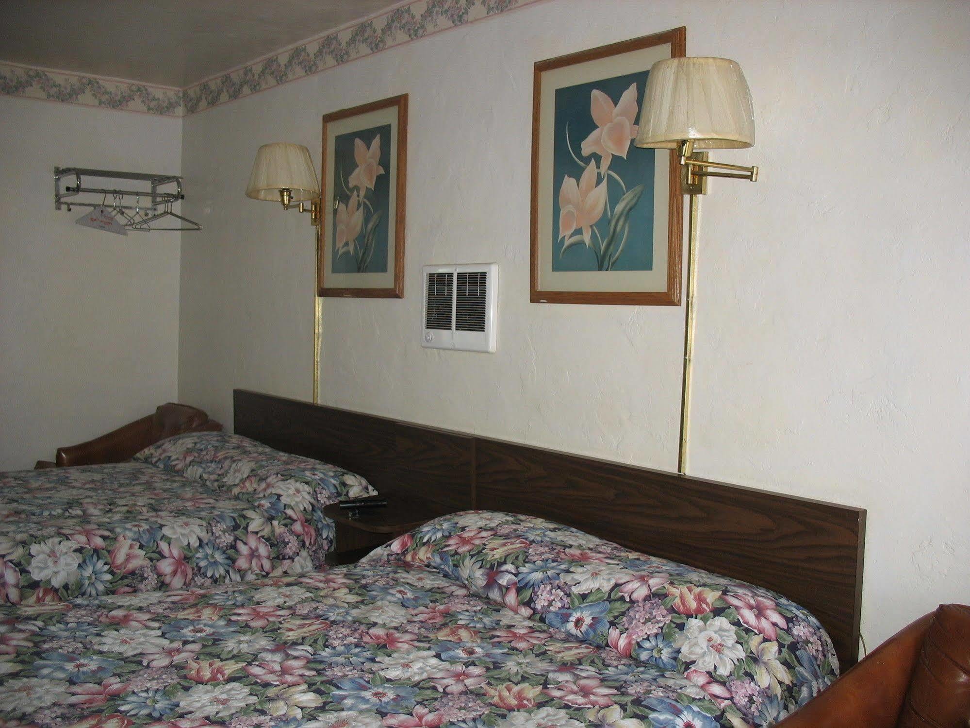 Travel Inn Roseburg Exterior foto